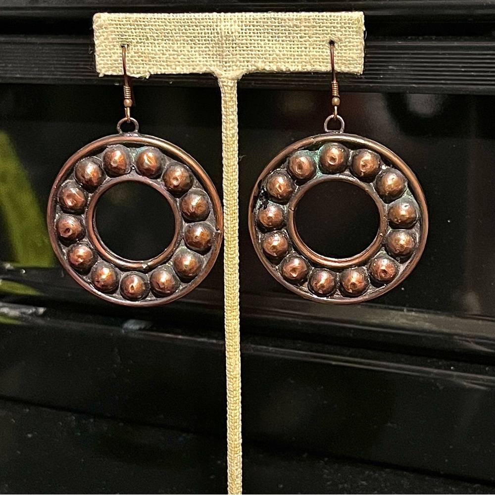 Copper round earrings